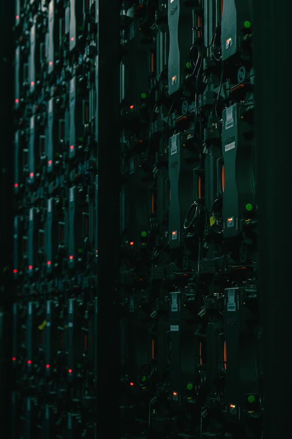 Multitude d'équipements électroniques connectés au réseau d'entreprise
