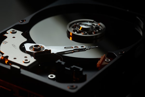 Disque dur en gros plan : espace de stockage extensible de 40 Go à plusieurs To